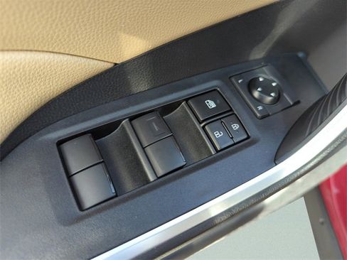 Used 2022 Toyota RAV4 LE image 21