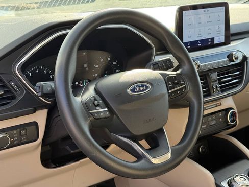 Used 2021 Ford Escape SE AWD/4WD image 3