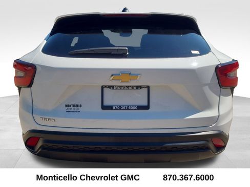 Used 2024 Chevrolet Trax LS FWD image 6