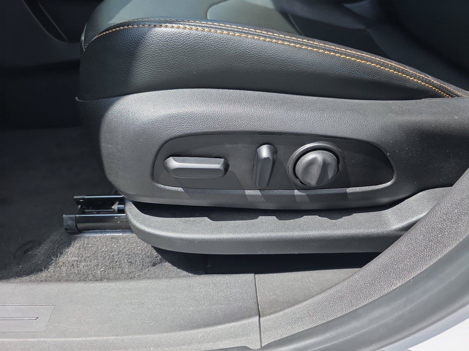 Used 2020 GMC Terrain SLT FWD image 12