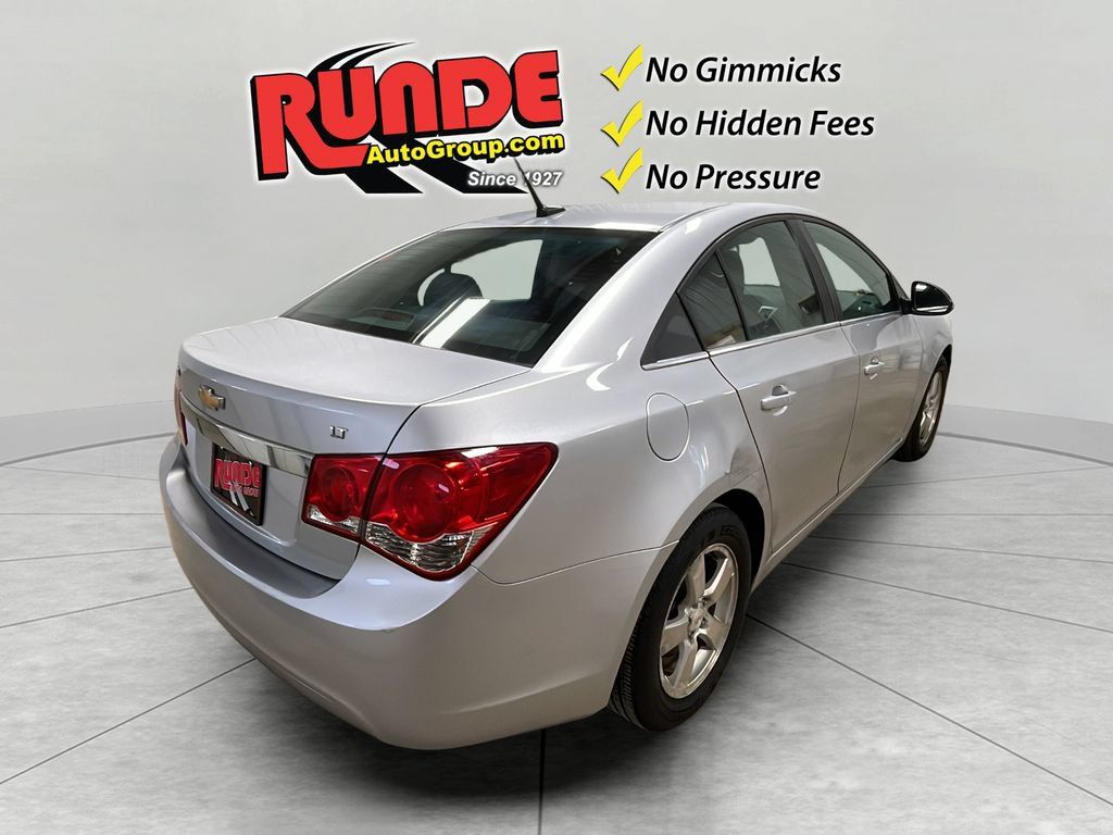 Used 2014 Chevrolet Cruze LT w/ Technology Package FWD image 5