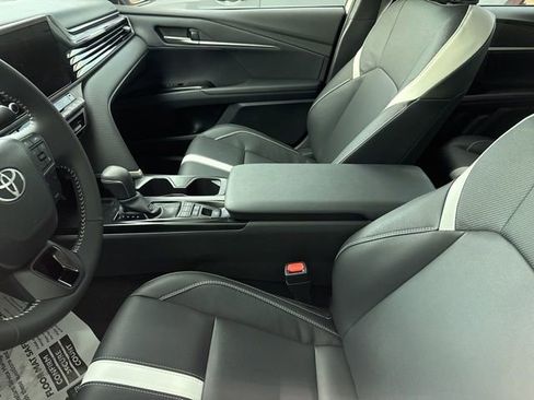 Used 2026 Toyota Camry SE w/ Convenience Package image 6