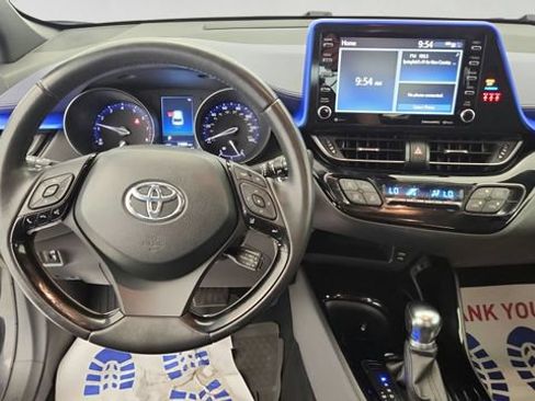 Used 2021 Toyota C-HR XLE FWD image 13