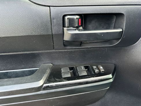 Used 2019 Toyota Tundra SR image 10