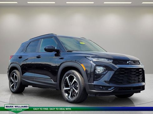Used 2022 Chevrolet TrailBlazer RS w/ Sun and Liftgate Package FWD image 1