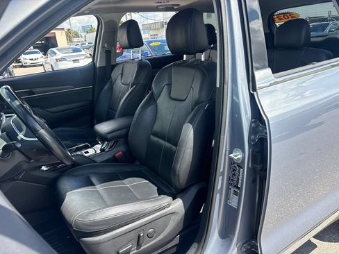 Used 2021 Kia Telluride EX w/ EX Premium Package FWD image 9