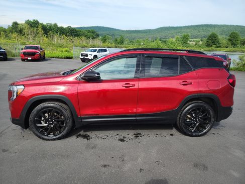 Certified 2023 GMC Terrain SLT w/ Elevation Edition AWD/4WD image 5