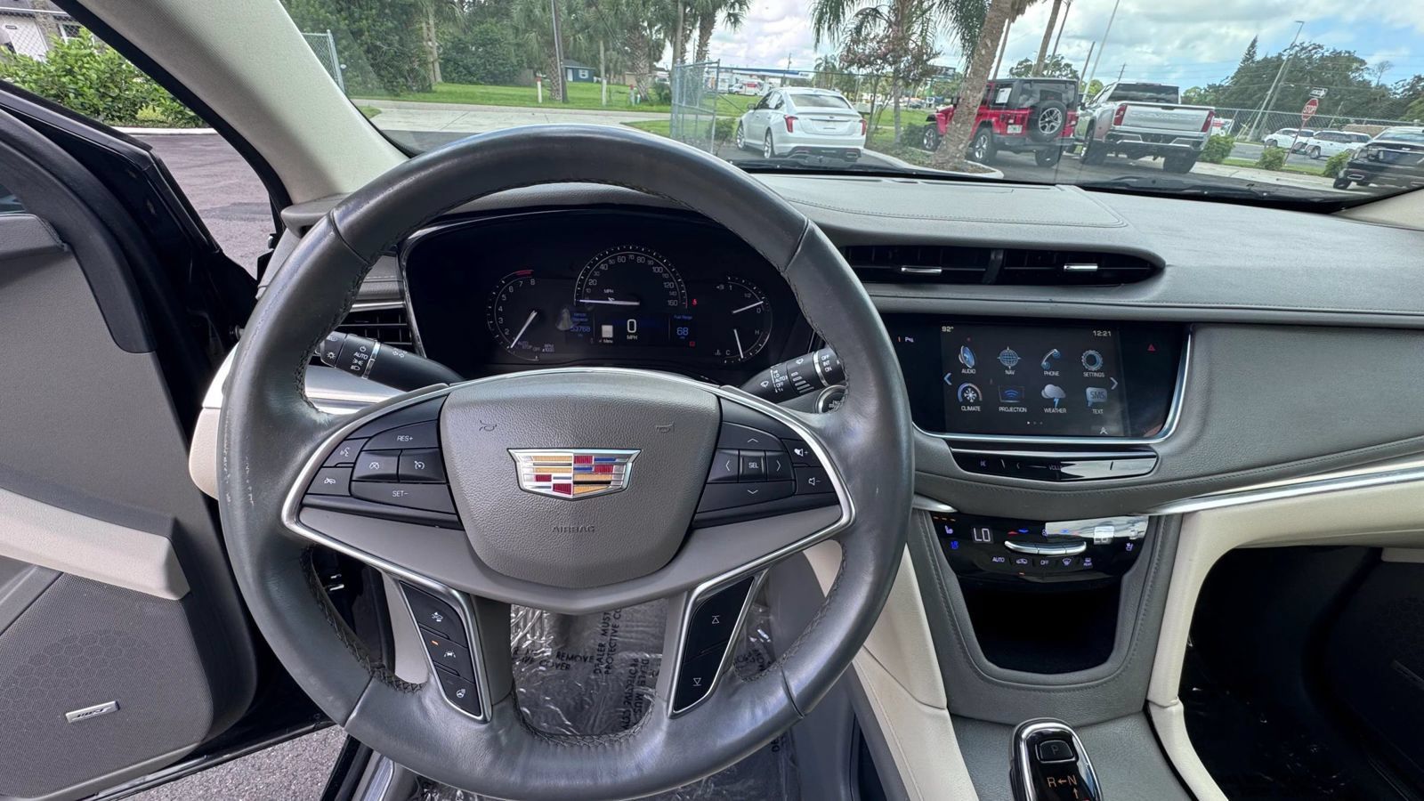 Used 2018 Cadillac XT5 Premium Luxury FWD image 6