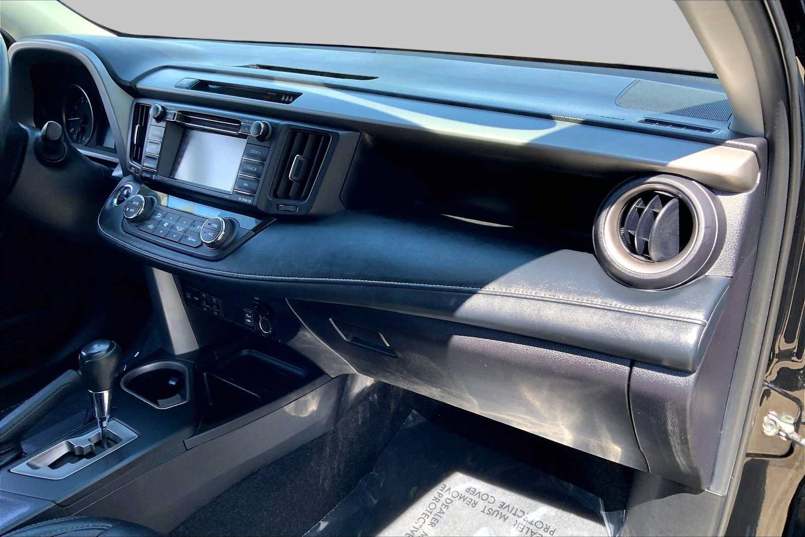 Used 2018 Toyota RAV4 XLE AWD/4WD image 15