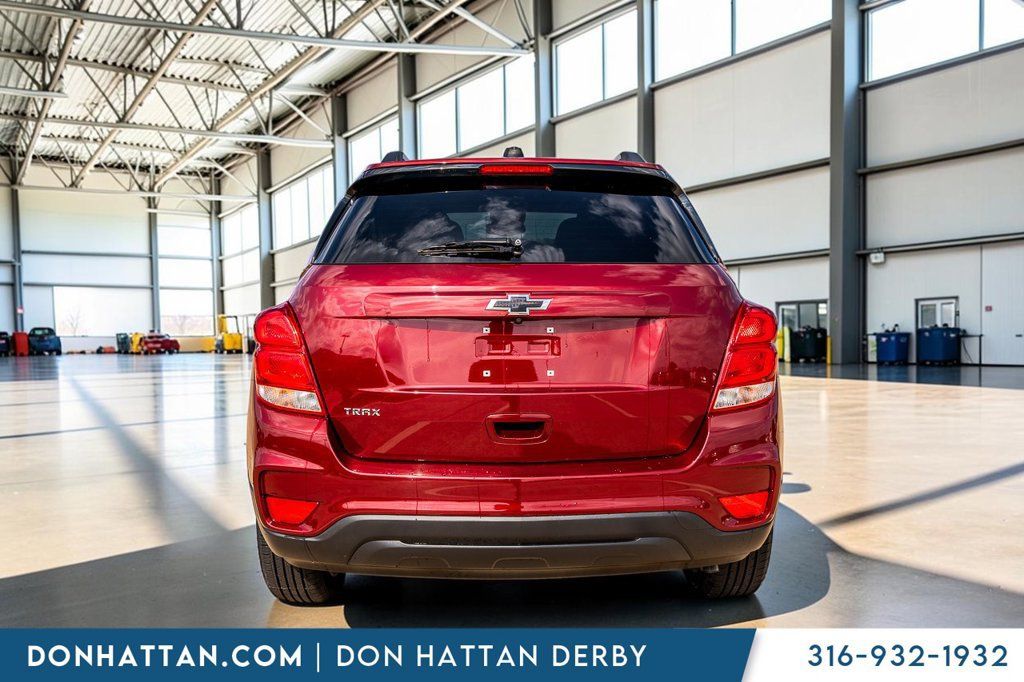 Used 2022 Chevrolet Trax LT w/ Sport Edition FWD image 30