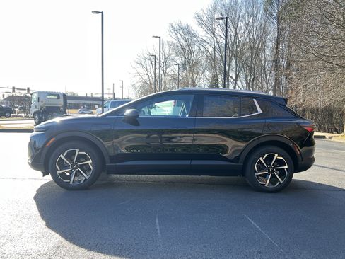 New 2026 Chevrolet Equinox EV LT AWD/4WD image 6