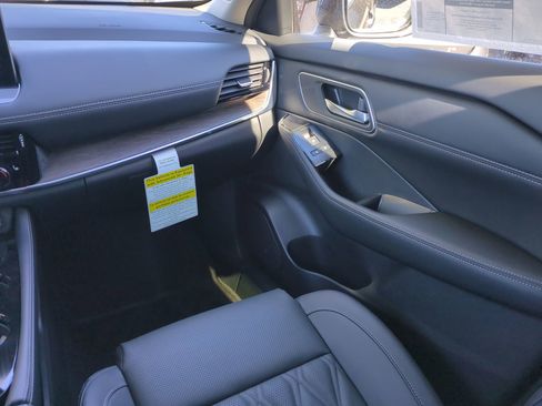 New 2026 Nissan Rogue Platinum w/ Platinum Premium Package AWD/4WD image 17