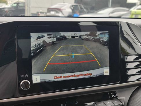 Used 2025 Toyota Camry SE FWD image 27