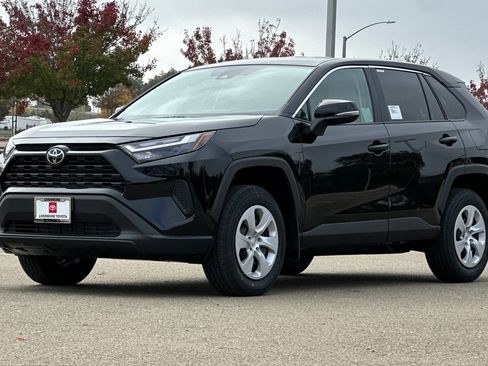 New 2025 Toyota RAV4 LE image 7