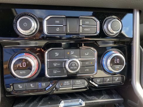 Used 2022 GMC Yukon Denali image 18