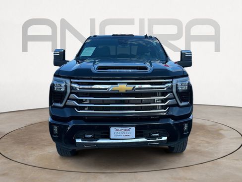 Used 2024 Chevrolet Silverado 3500 High Country w/ High Country Premium Package AWD/4WD image 5