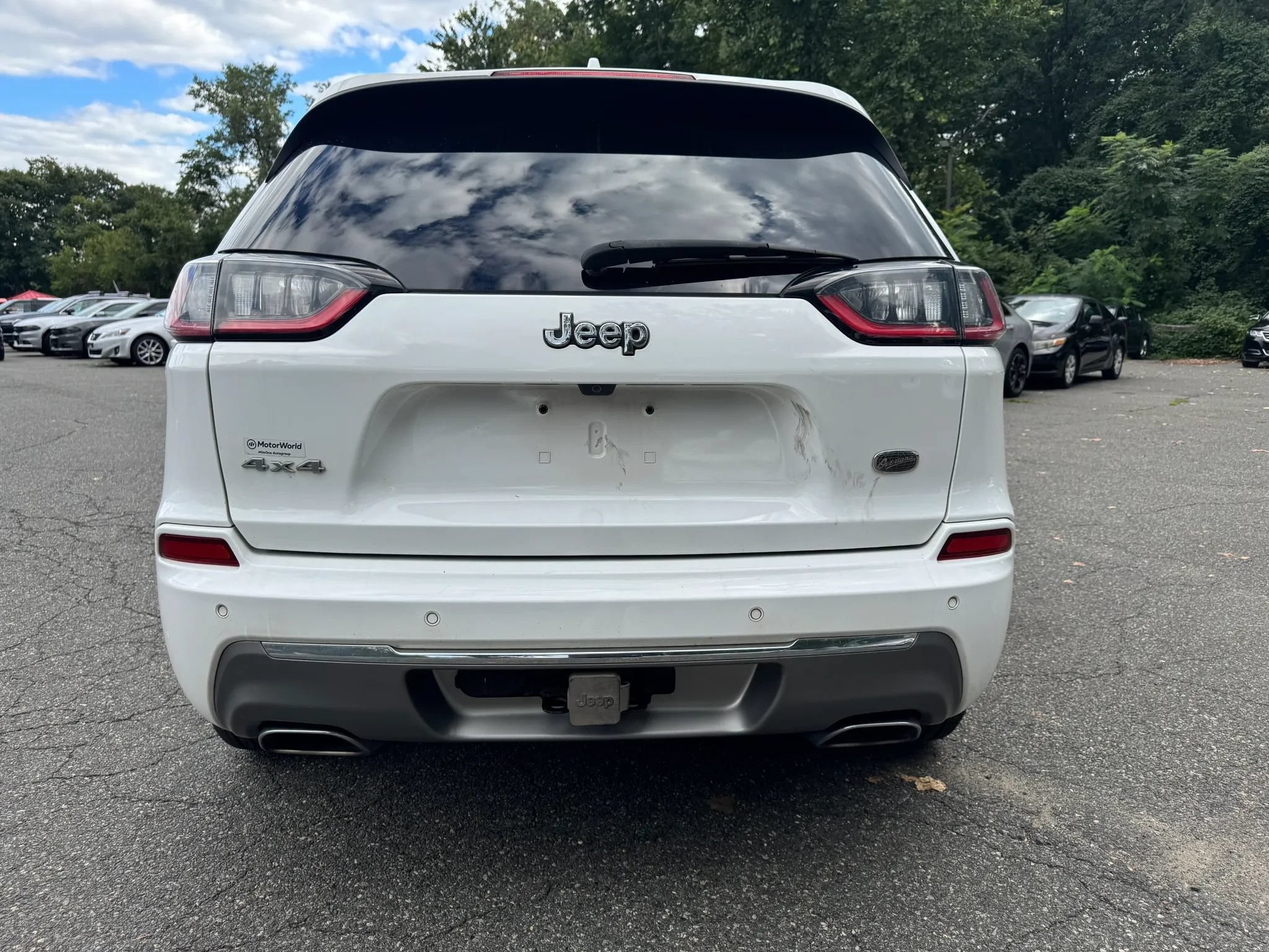 Used 2019 Jeep Cherokee Overland w/ Technology Group AWD/4WD image 4