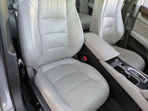 Used 2018 Honda Accord Touring image 20