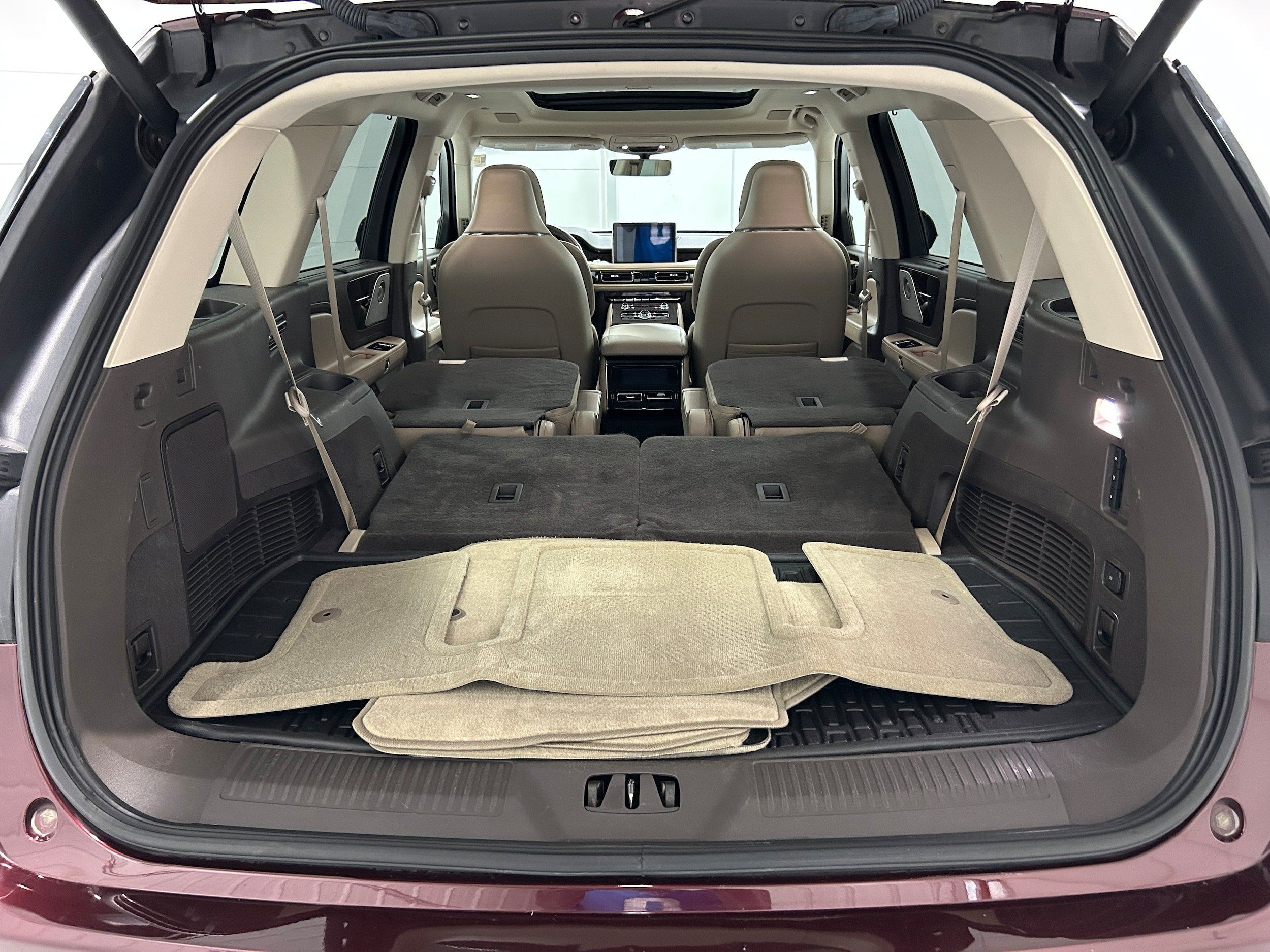 Used 2020 Lincoln Aviator Reserve w/ Equipment Group 202A AWD/4WD image 37