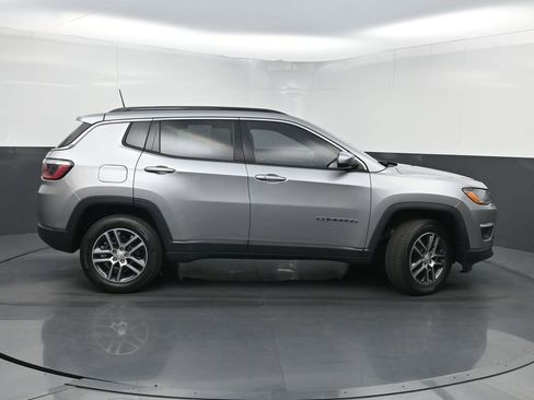Used 2018 Jeep Compass Latitude w/ Popular Equipment Group image 40