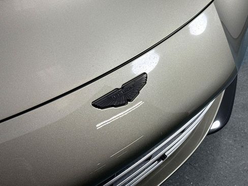 Used 2023 Aston Martin V8 Vantage Roadster RWD image 51