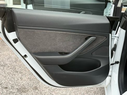 Used 2018 Tesla Model 3 Long Range image 43