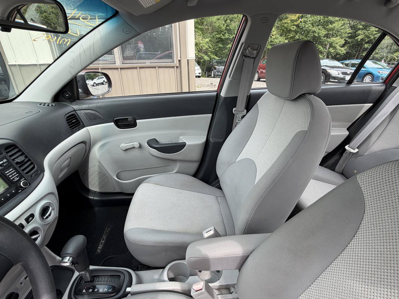 Used 2011 Hyundai Accent GLS FWD image 15