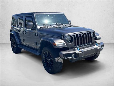 Used 2021 Jeep Wrangler Unlimited Sahara image 3