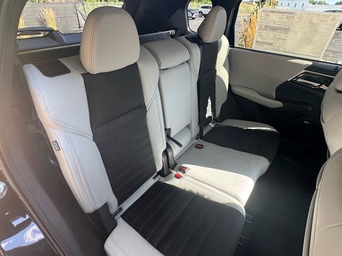 New 2025 Mitsubishi Outlander SE image 14