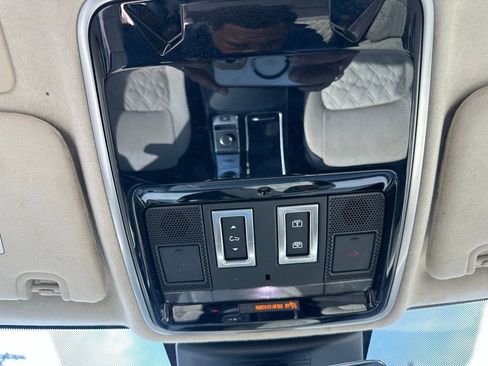 Used 2021 Land Rover Range Rover Long Wheelbase Autobiography image 28