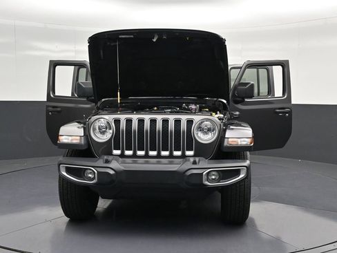 Used 2018 Jeep Wrangler Unlimited Sahara AWD/4WD image 40
