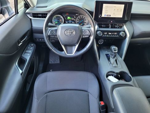 Used 2023 Toyota Venza LE AWD/4WD image 7