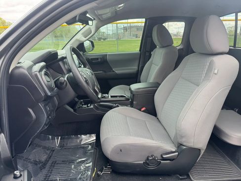 Used 2023 Toyota Tacoma SR image 15