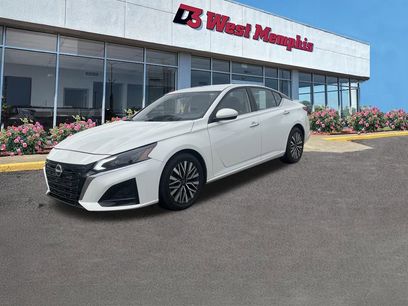 Used 2023 Nissan Altima 2.5 SV