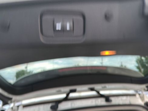 Used 2022 Nissan Pathfinder SL FWD image 21