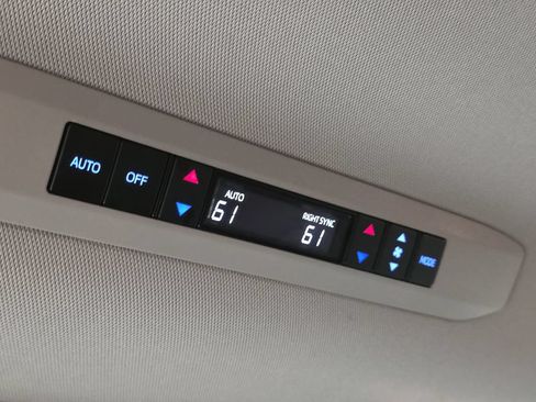 Used 2022 Toyota Sienna Limited AWD/4WD image 44