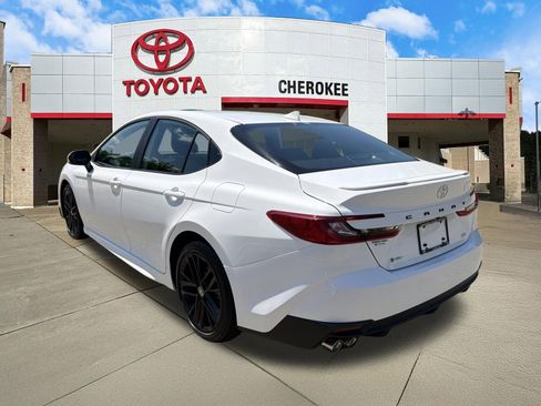 Used 2026 Toyota Camry SE w/ Convenience Package FWD image 7