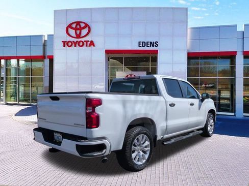 Used 2020 Chevrolet Silverado 1500 Custom w/ Custom Value Package image 3