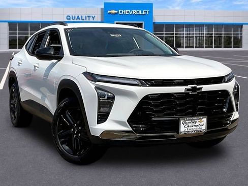 New 2026 Chevrolet Trax LT w/ Driver Confidence Package FWD image 1