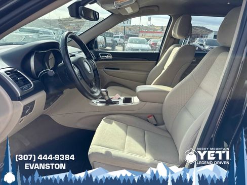 Used 2022 Jeep Grand Cherokee Laredo E image 21