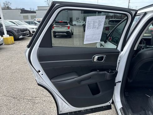 Used 2023 Kia Sorento SX image 16