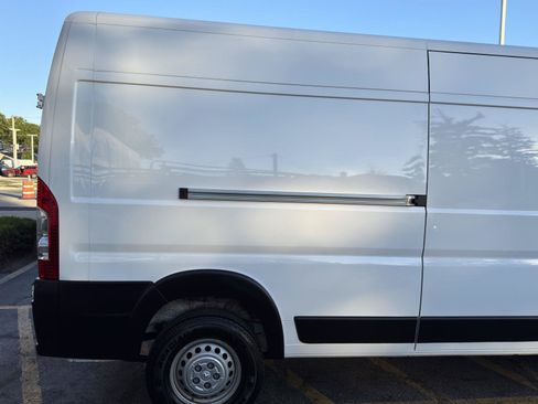 Used 2026 RAM ProMaster 2500 w/ Convenience Group FWD image 9