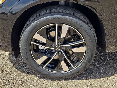 New 2026 Volvo XC60 B5 Core w/ Protection Package Premier AWD/4WD image 10