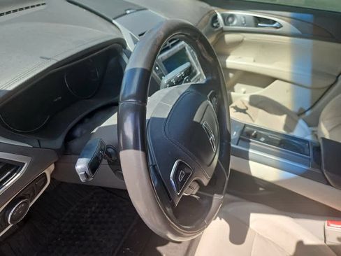 Used 2019 Lincoln MKZ Reserve FWD image 9