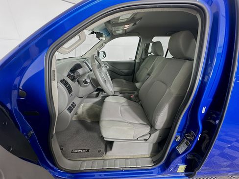 Used 2013 Nissan Frontier SV image 13