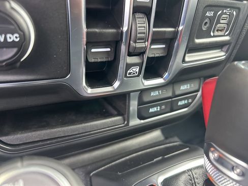 Certified 2025 Jeep Wrangler Unlimited Sahara AWD/4WD image 41