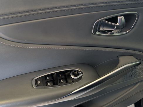 Used 2021 Aston Martin DBX AWD/4WD image 14