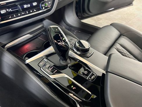 Used 2023 BMW M550i xDrive w/ Executive Package AWD/4WD image 29