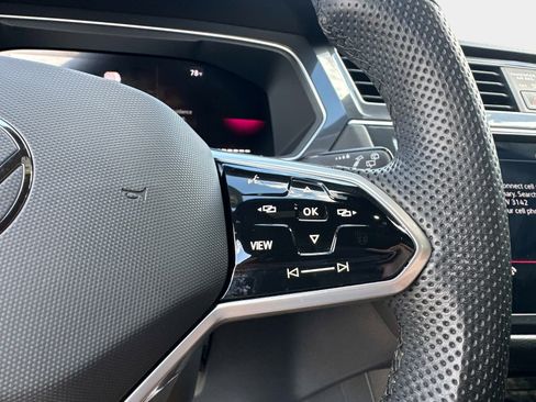 Certified 2024 Volkswagen Tiguan SE R-Line image 27