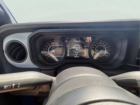 Used 2024 Jeep Wrangler Sport AWD/4WD image 19